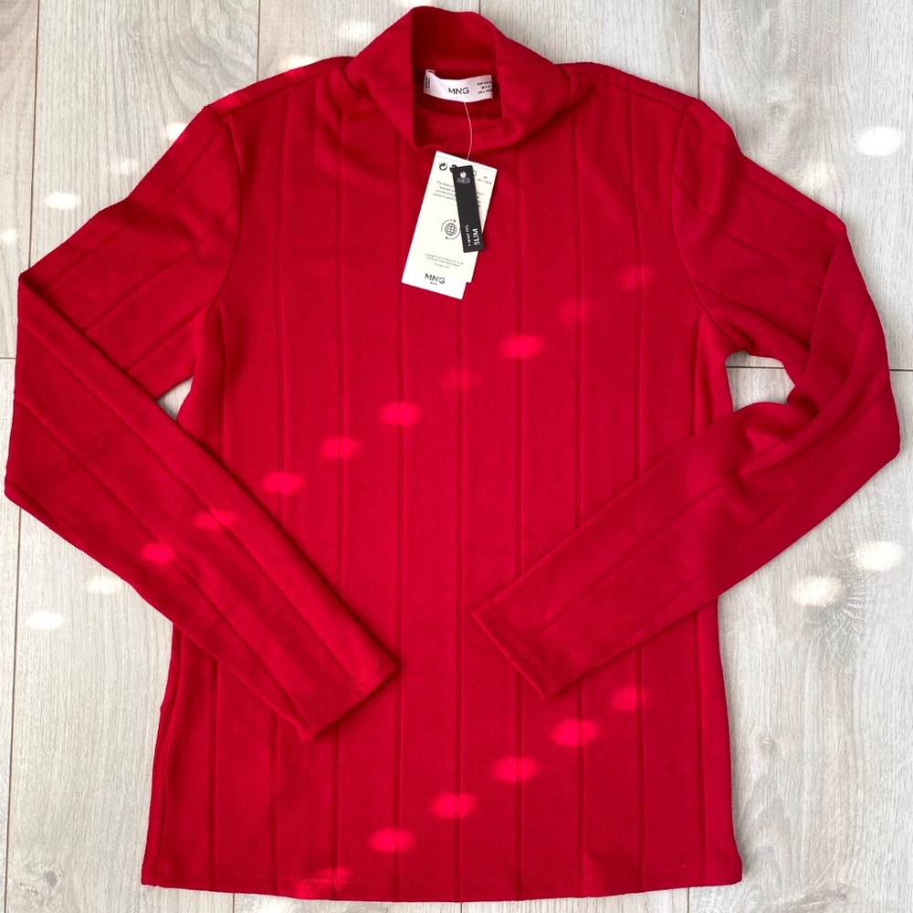 Long Sleeve Red Ribbed Knit Top - Picture 5 of 11